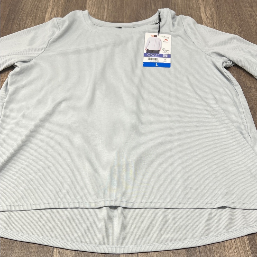 Mondetta Pale Blue Long Sleeve Women's Tee - Picture 4 of 8